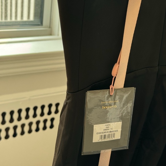 Robe House of CB - Picture 6 of 7